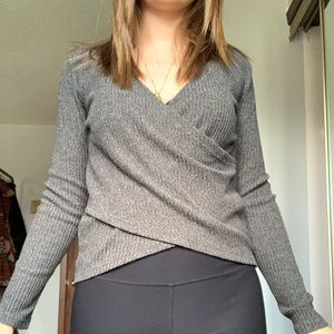 Light long sleeved sweater!